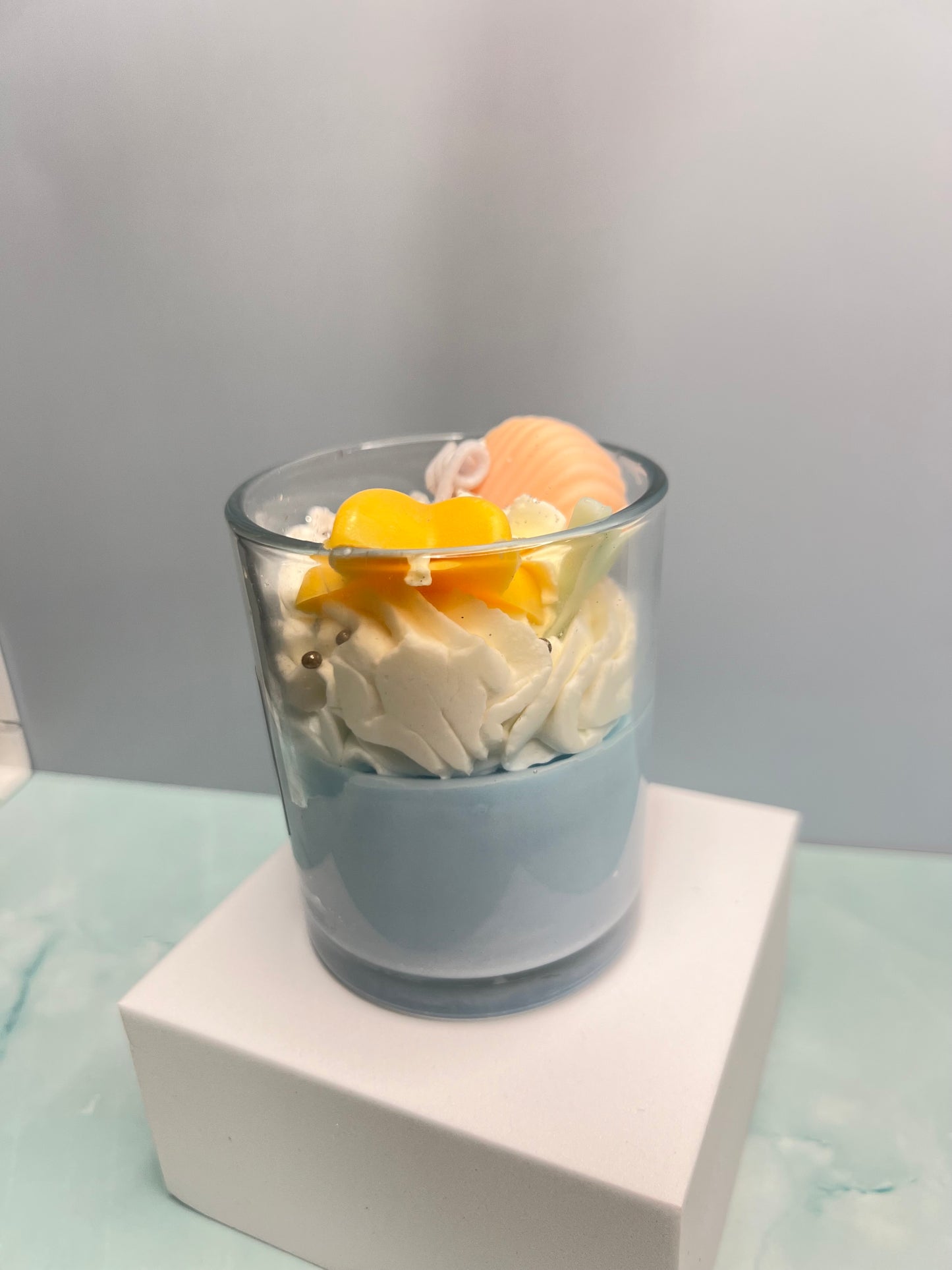 Dessert scented candle